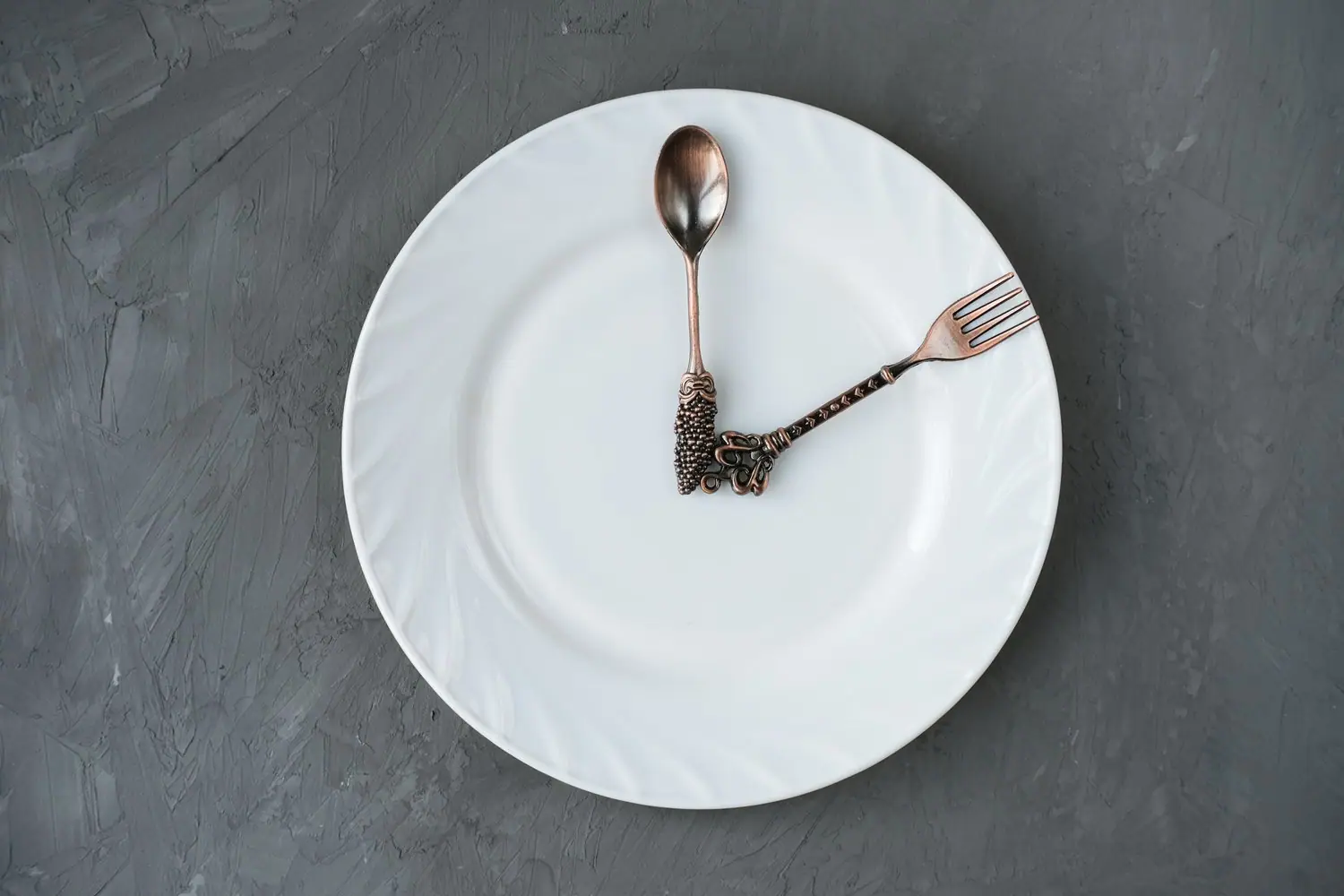 Intermittent fasting - nauka stojąca za przerywanym poszczeniem